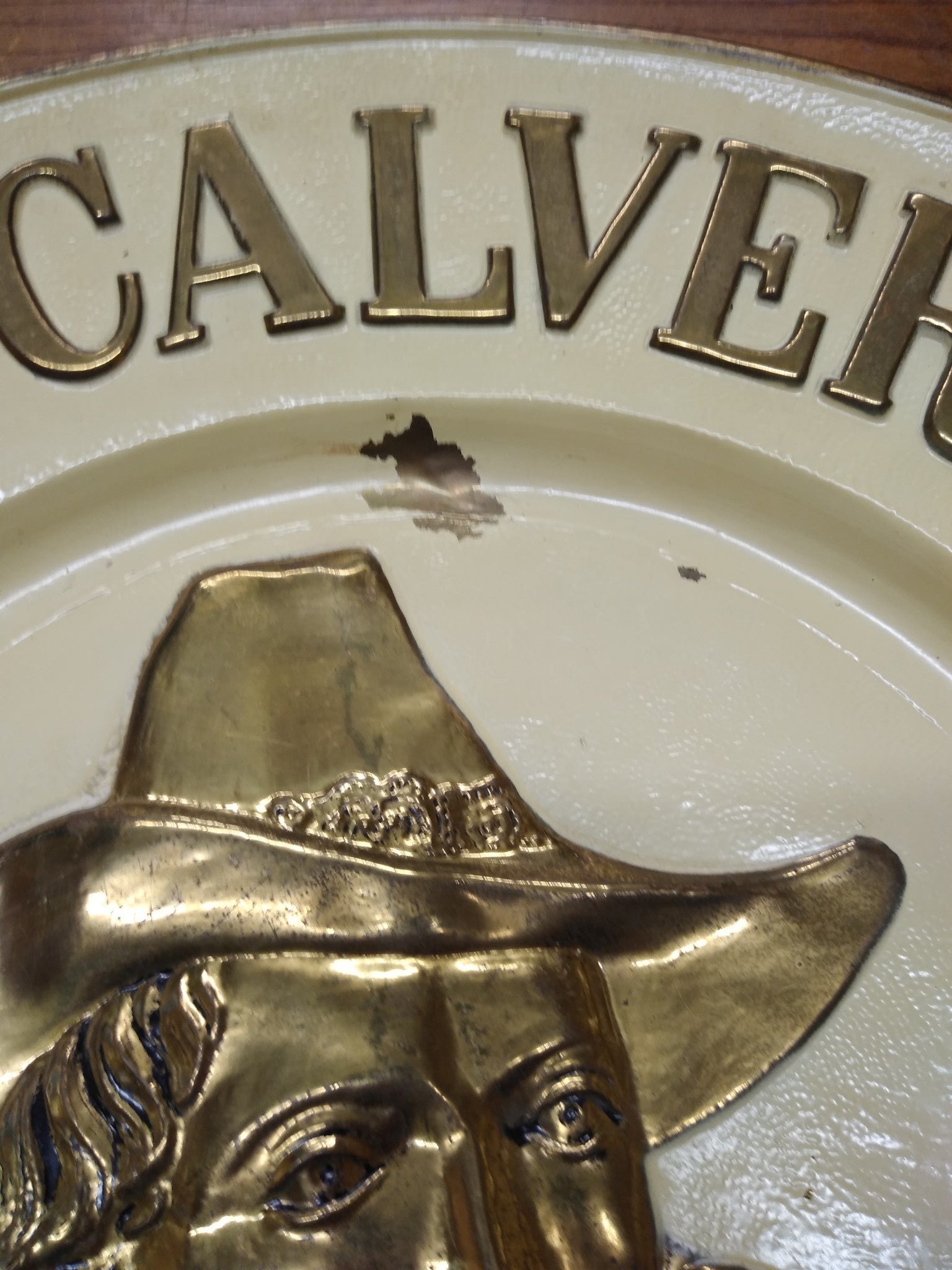 img20211111192432902.jpg Vtg Lord Calvert Whiskey large Round Metal Advertising Wall Hanging Sign 22 1/2"