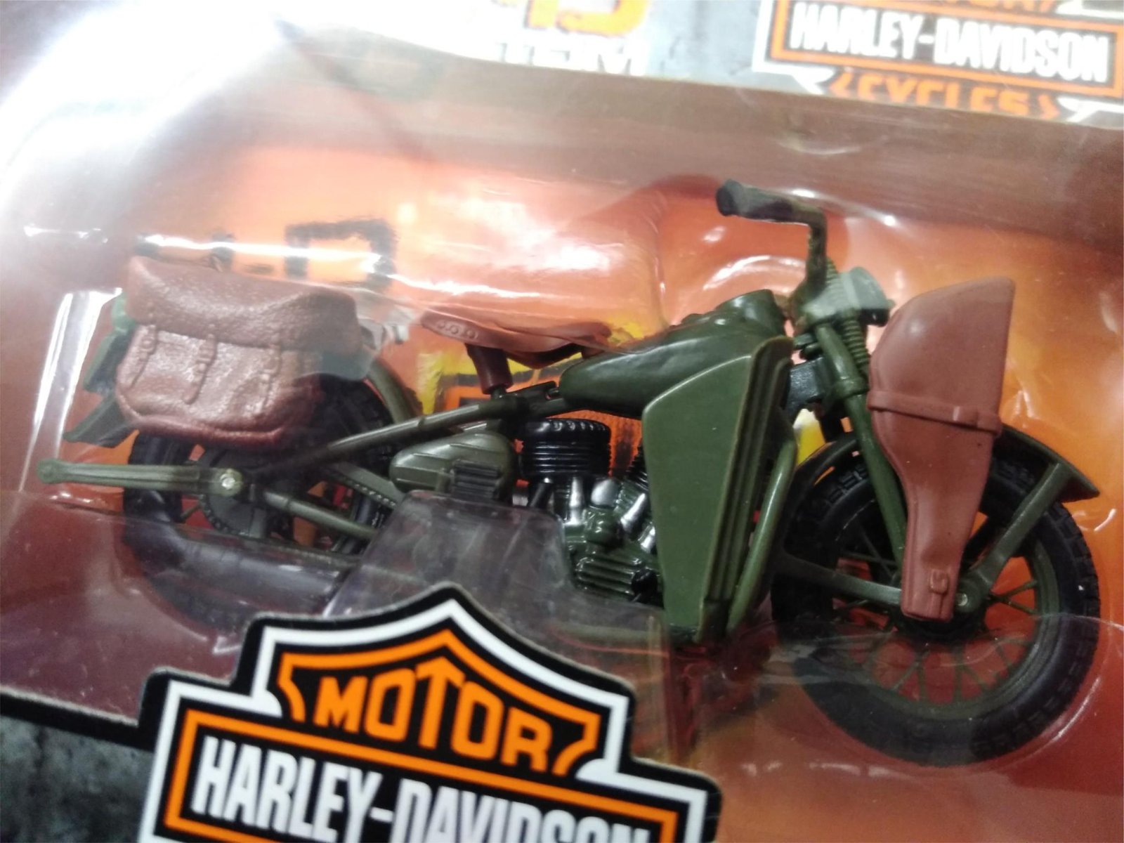 Maisto Series 34 Diecast 1942 Harley Davidson WLA Flathead Motorcycle 1:18