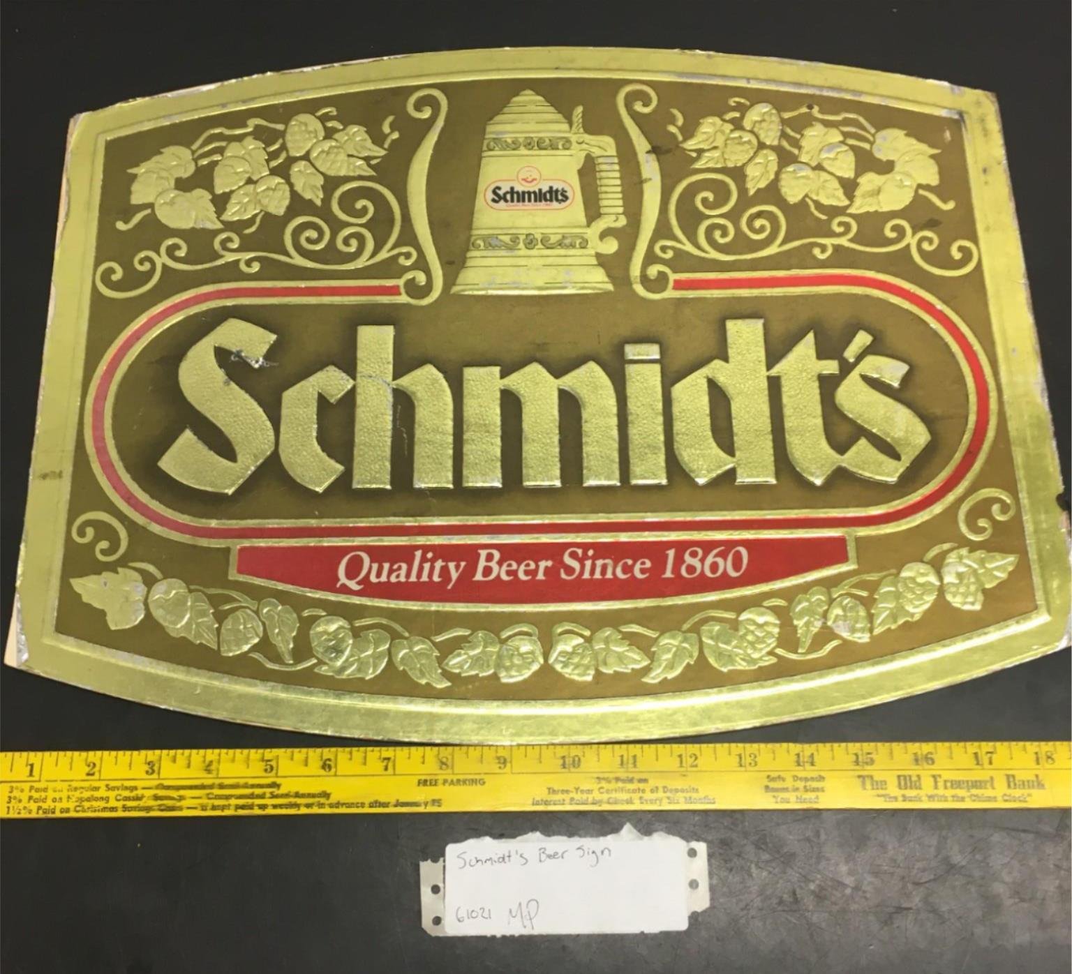 img2176_cff7ca1f-2876-42f0-b871-5d1b89fabf2a.jpg Vintage Schmidt's Quality Beer Since 1860 sign Gold leaf and beer stein featured