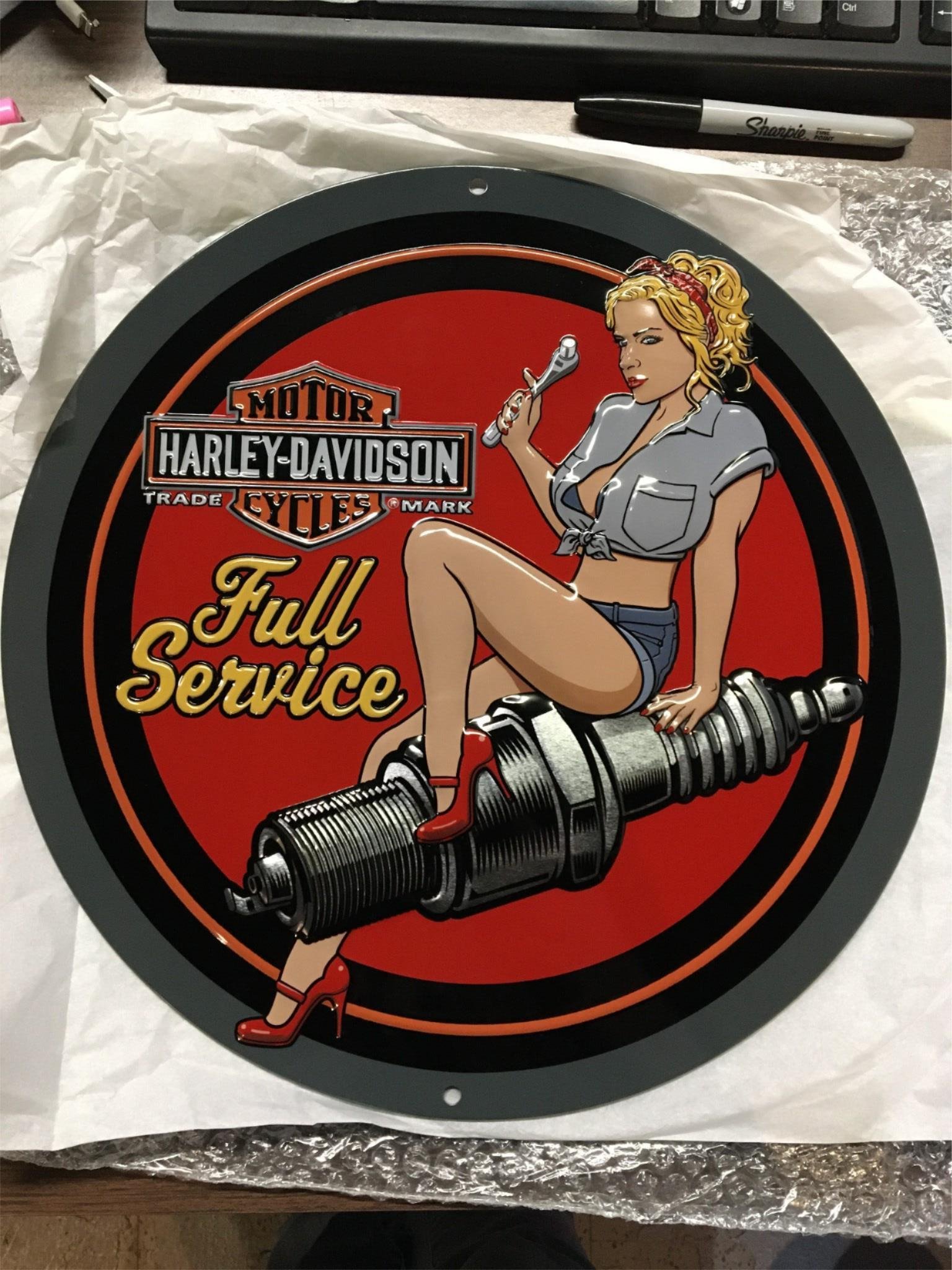 img29821.jpg HARLEY DAVIDSON ANDE ROONEY METAL SIGN SPARK PLUG BABE - MAN CAVE GARAGE