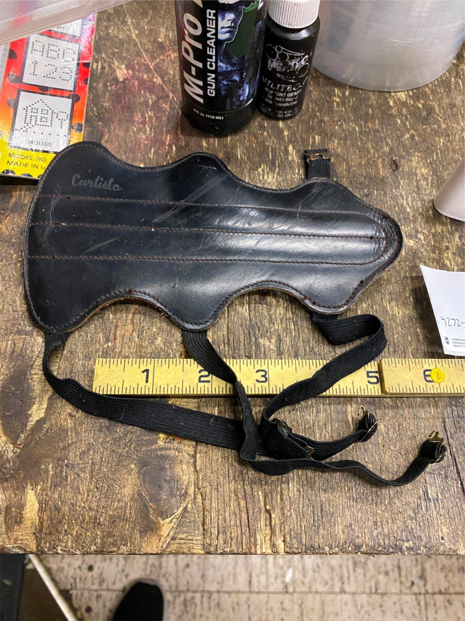 img2989_d2a94877-20b3-48b3-9ac9-3f24595652da.jpg Vtg Carslile Leather Arm Guard Bow Arrow Archery Sporting goods hunter