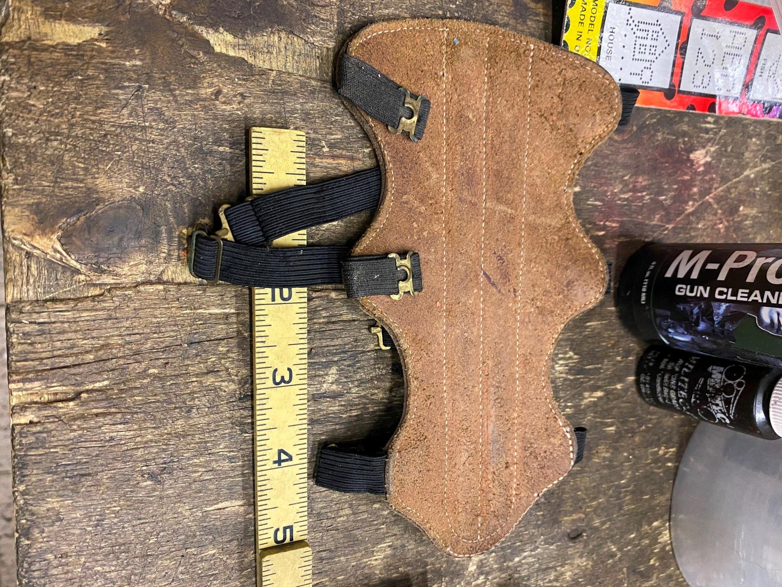 img2991_c0eb04c9-9807-43fe-8051-0c07c464b7eb.jpg Vtg Carslile Leather Arm Guard Bow Arrow Archery Sporting goods hunter