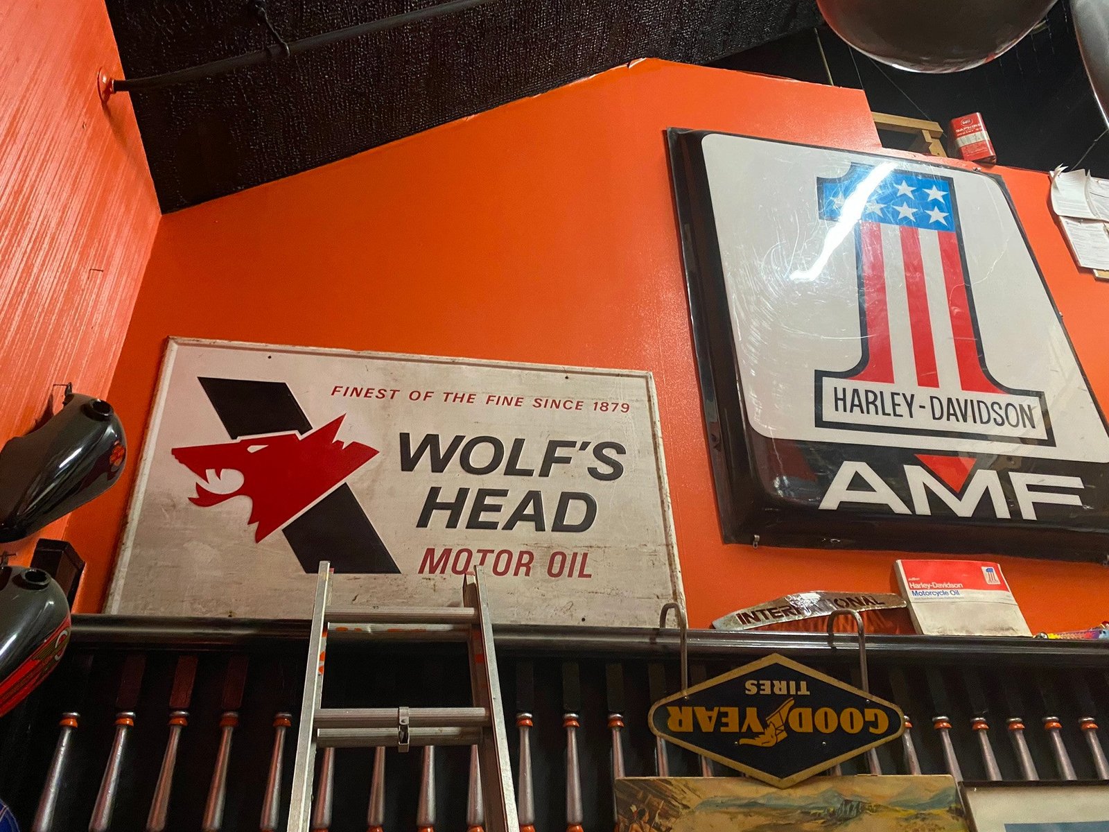 SOLD SOLD Vtg 1976 Wolfs Head Oil tin Sign 60x35 Gas Service Station Can Advert Collector!