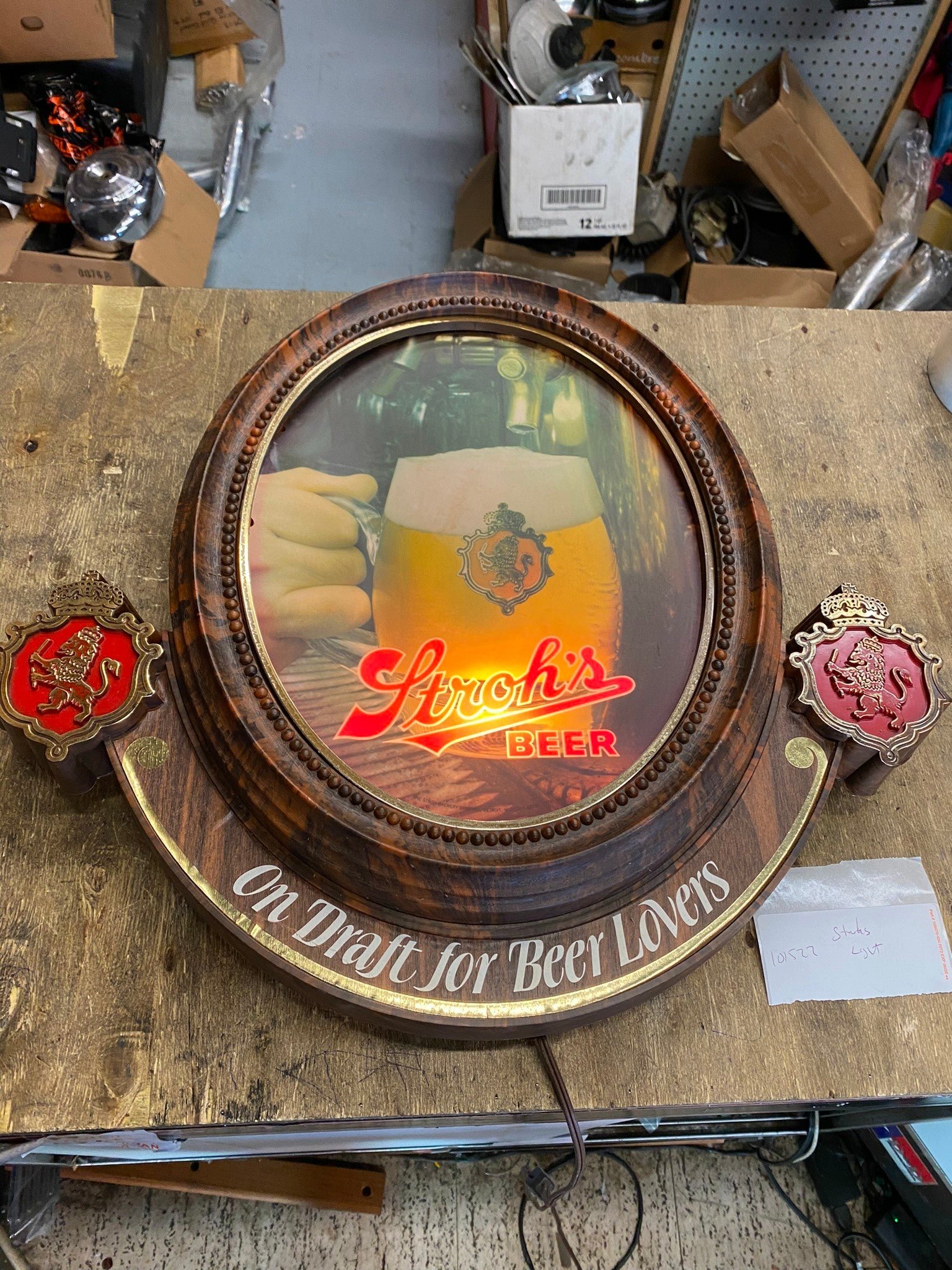 Vtg Strohs Draft For Beer Lovers Light up sign 18x19 Brewerian Man Cave Bar Room