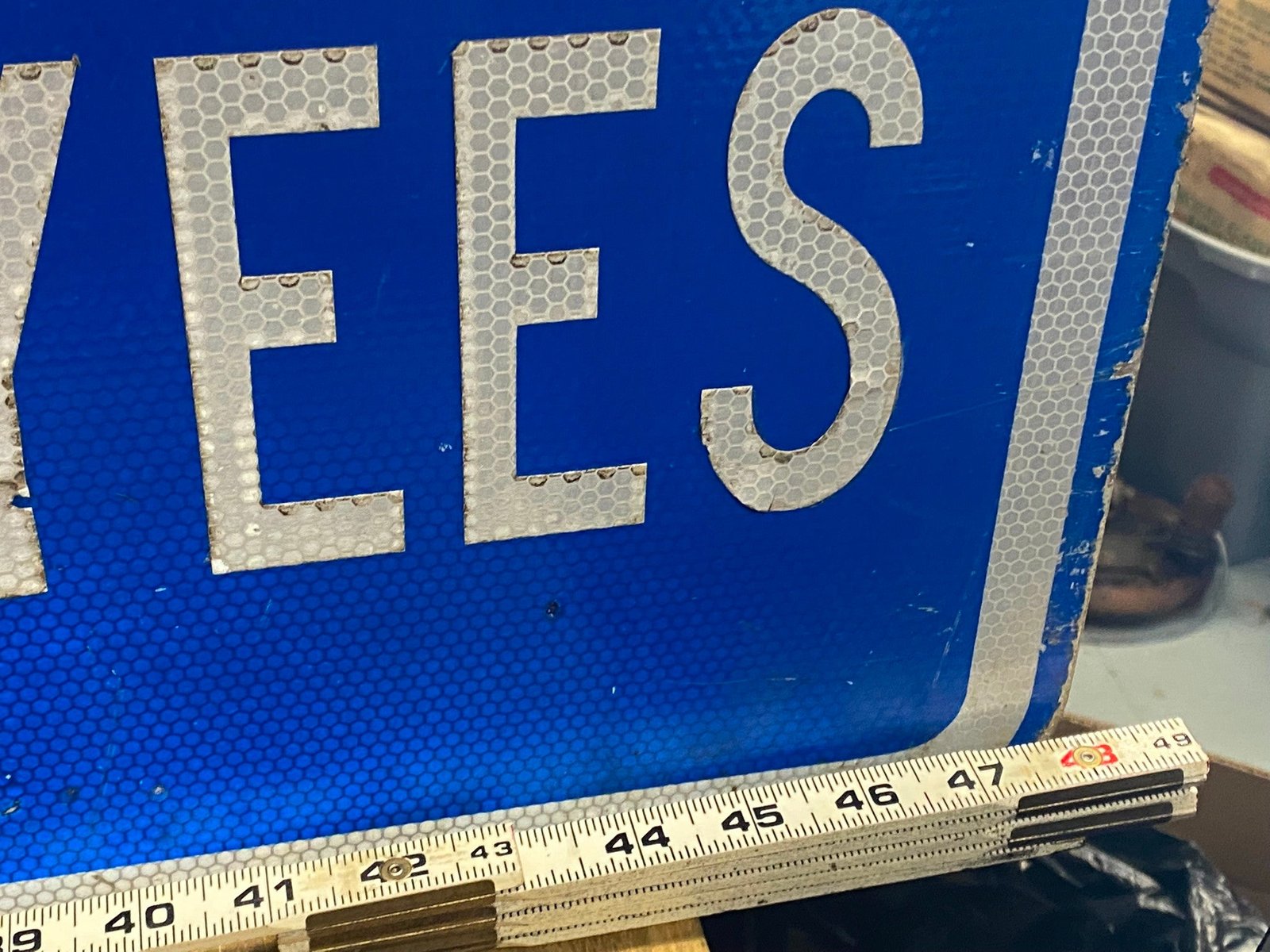 img6033_cef79508-e170-4216-b200-369c87c17992.jpg Vtg Sign Bonura Cabinet Works Pgh Pa Road Sign 48x18 alum Road Advertising Cave