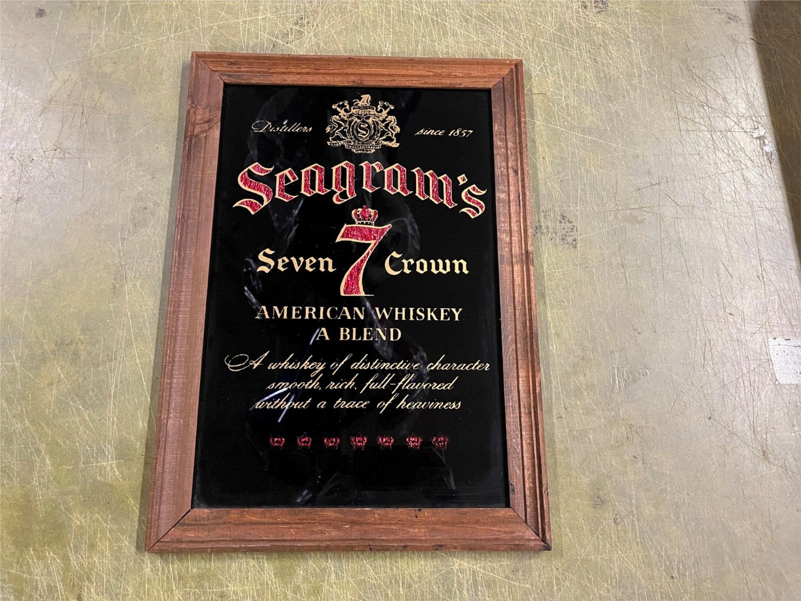 img6528_1954ad46-62be-4bf3-af50-bc5f15e05ceb.jpg vtg 1980s Made In USA Seagrams 7 Crown American Whisky Mirrored Advertising Sign