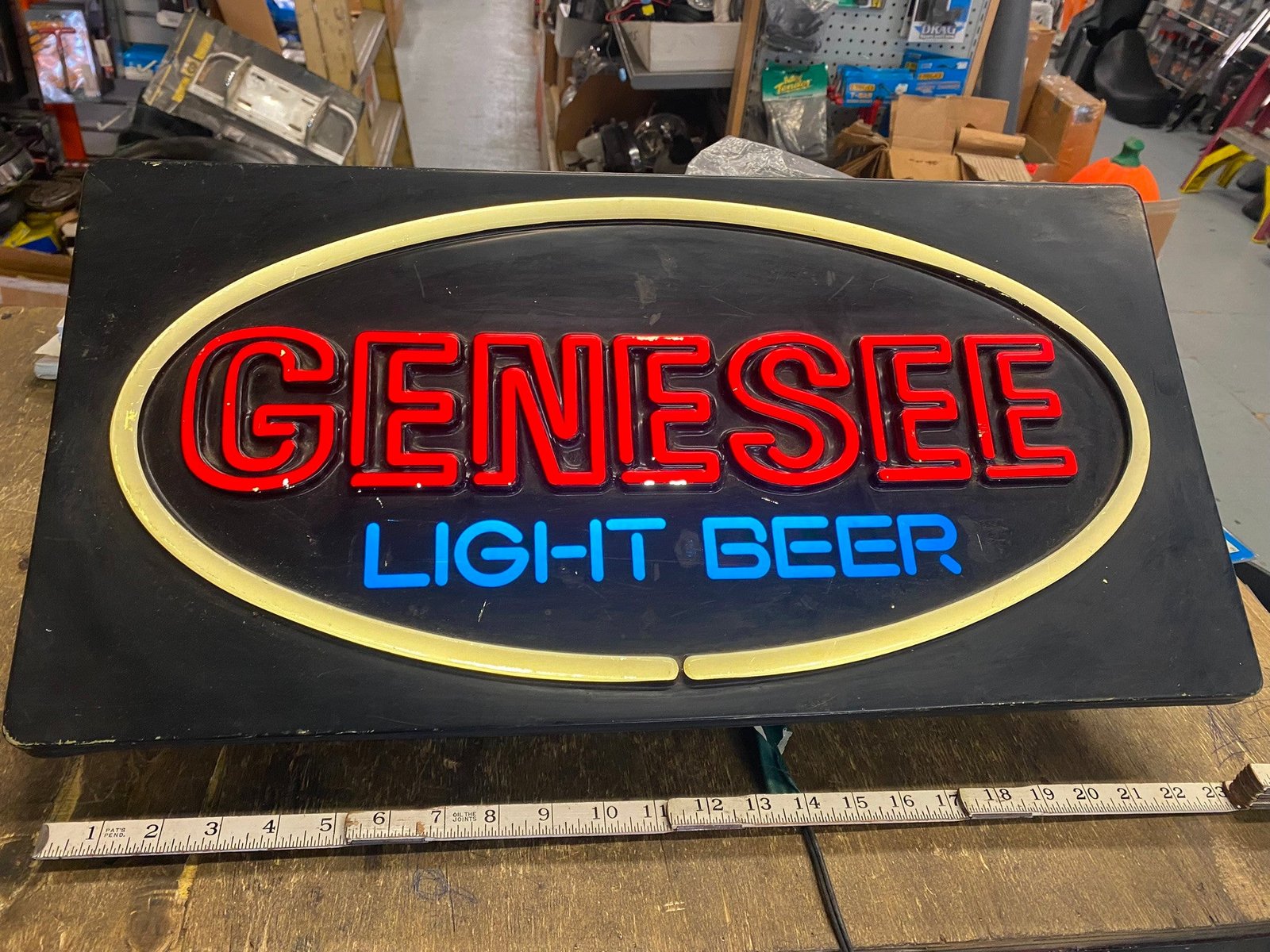 img6988_d1ee61c1-f621-4da6-afdf-2b645b866995.jpg Vtg Genesee Light Beer Sign Bar Room Tavern Man Cave Wall Collectible 23x11