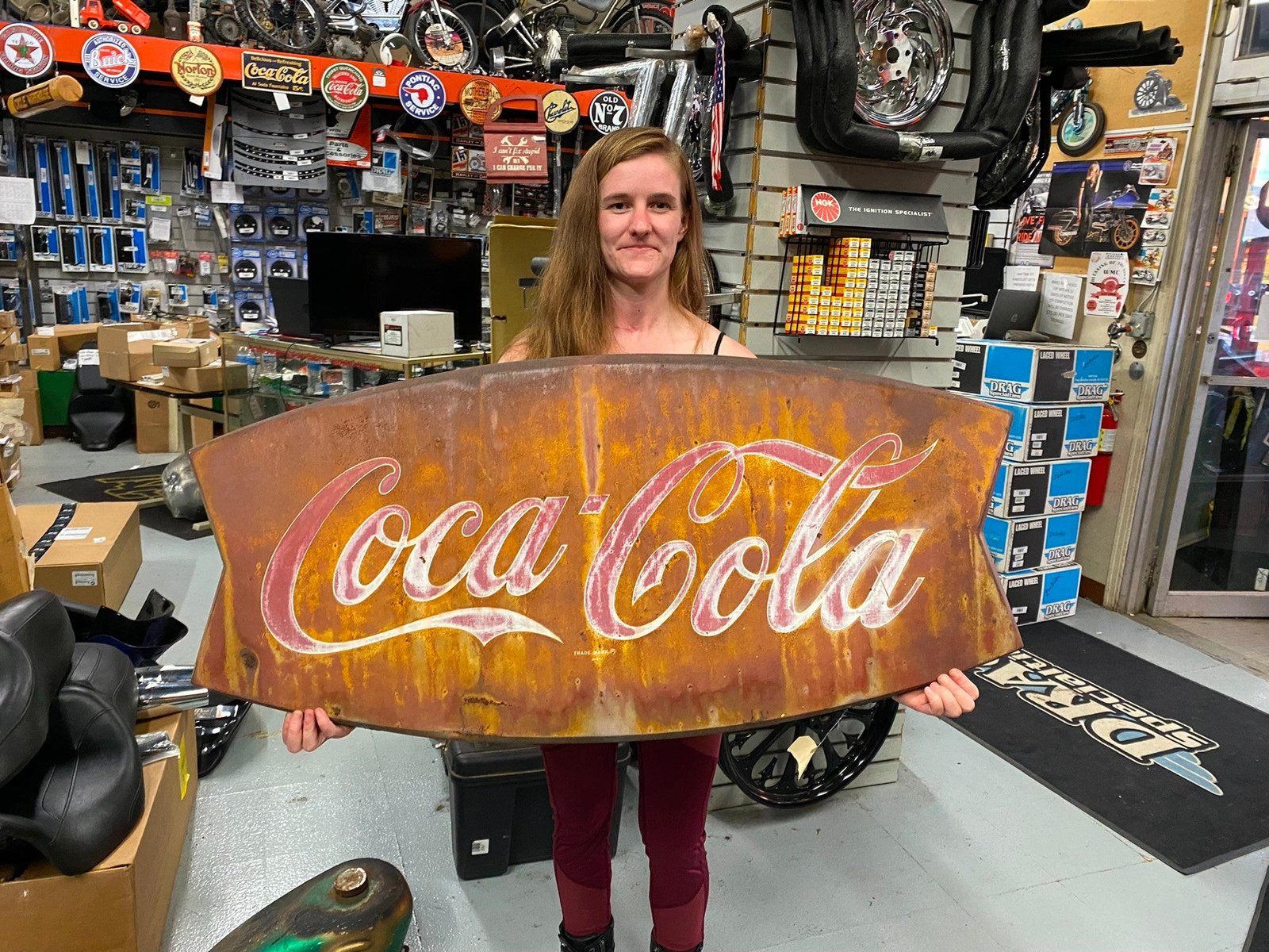 img8151_43665b47-b7b7-42b2-8056-278cdd52c6a3.jpg Vtg 1950's Coke Coca Cola Fishtail Sign Great Patina Tin Advertising Soda Collec