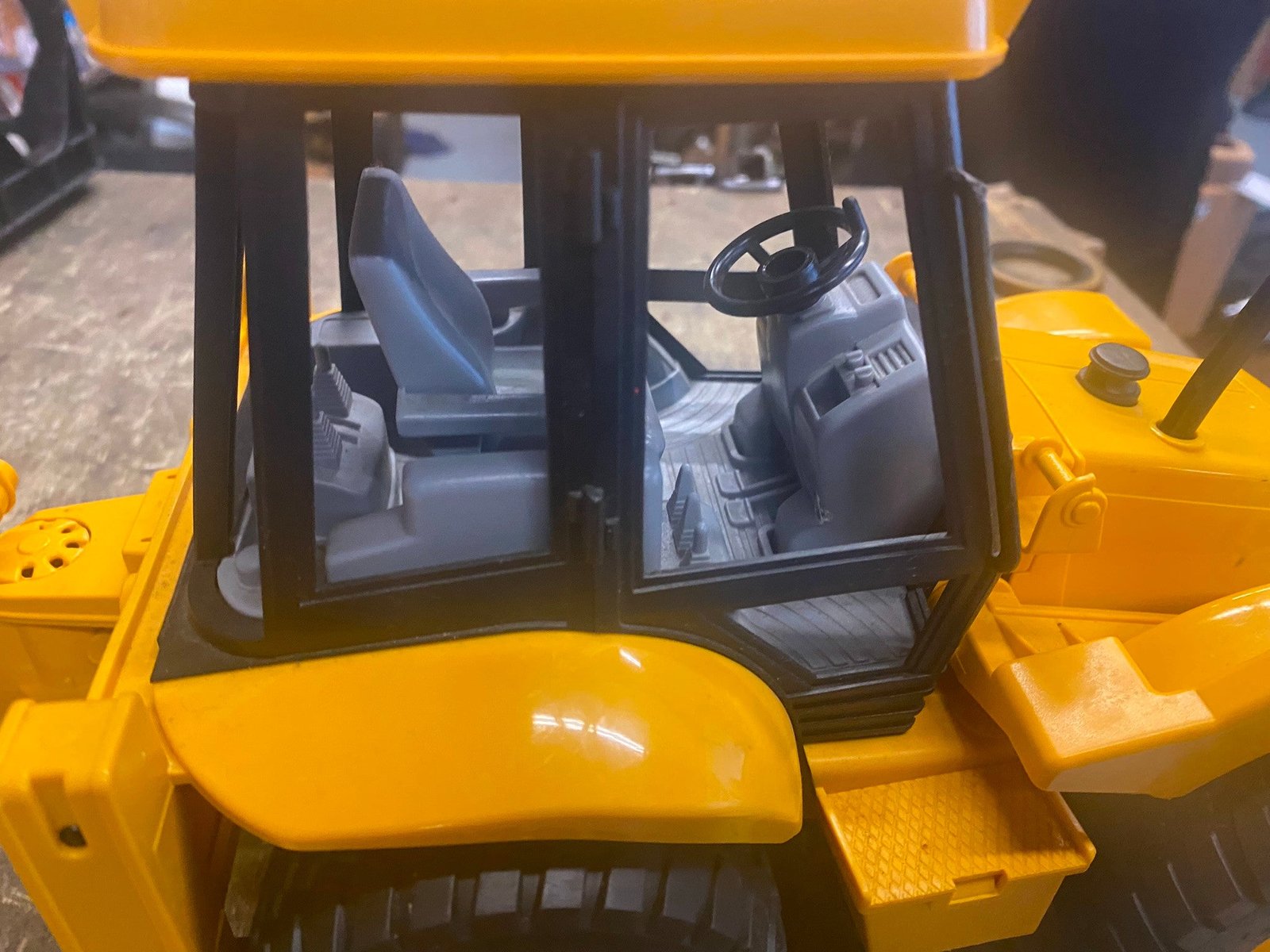 img8426_38520cec-89fe-4b1a-91f7-f04596e8d3d5.jpg Brudor Backhoe Escavator Heavy Equipment Toy Germany Furth High lift