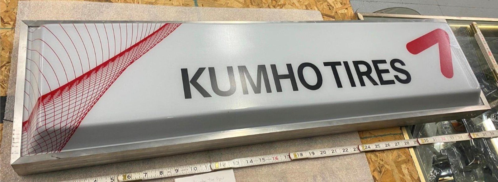 img8606_9b78feaf-0c5e-49c0-a11e-d9182910fad9.jpg Kumho Tires Large Gas Oil Advertising Sign Light 37" Man Cave Auto Dealer Petrol