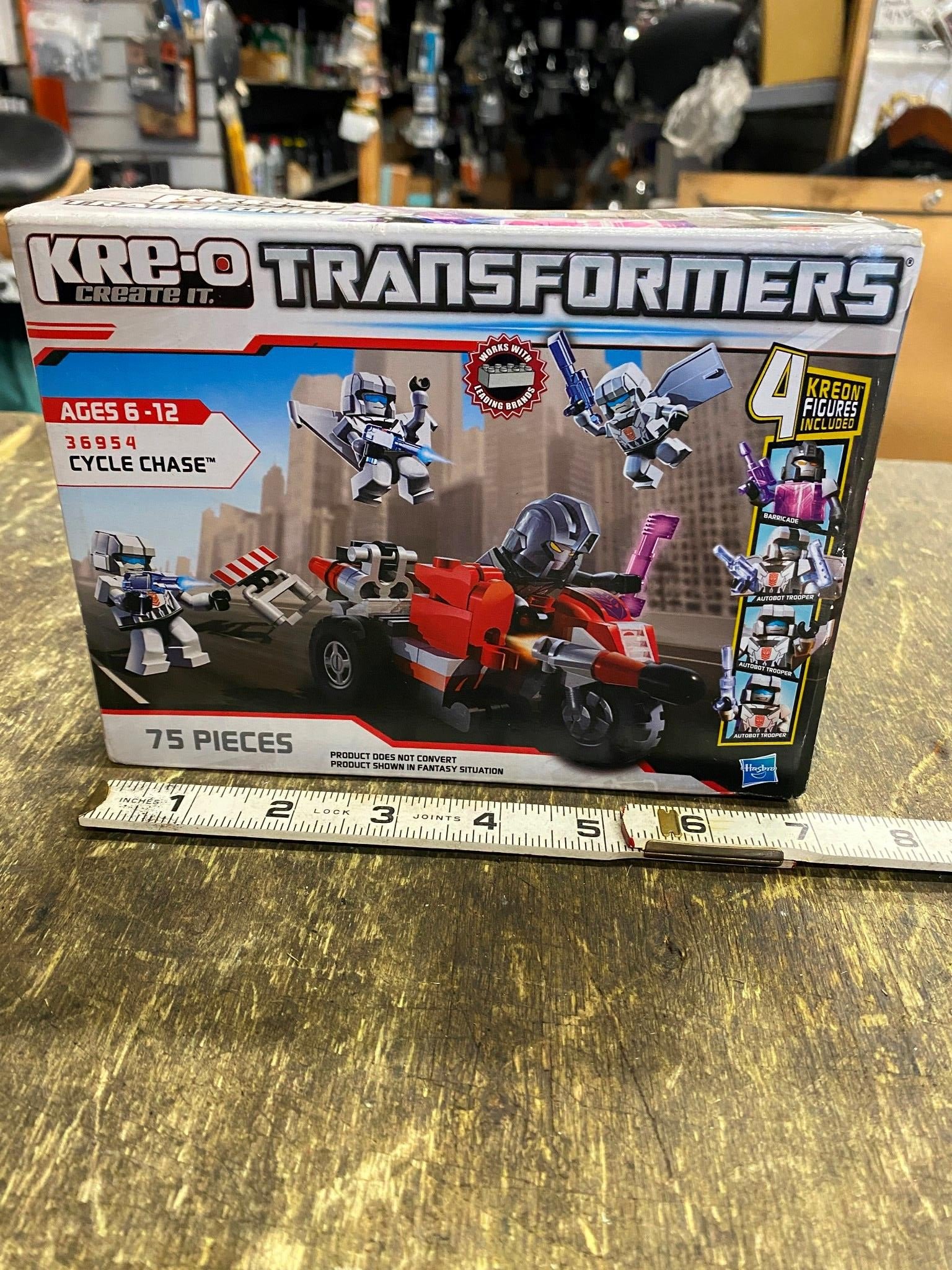 img8657_3538aa21-32d8-40b9-9b65-2e1a6656612f.jpg Kre-O Transformers Cycle Chase NIB Toy Motorcycle 75pc set Kreon figures 36954