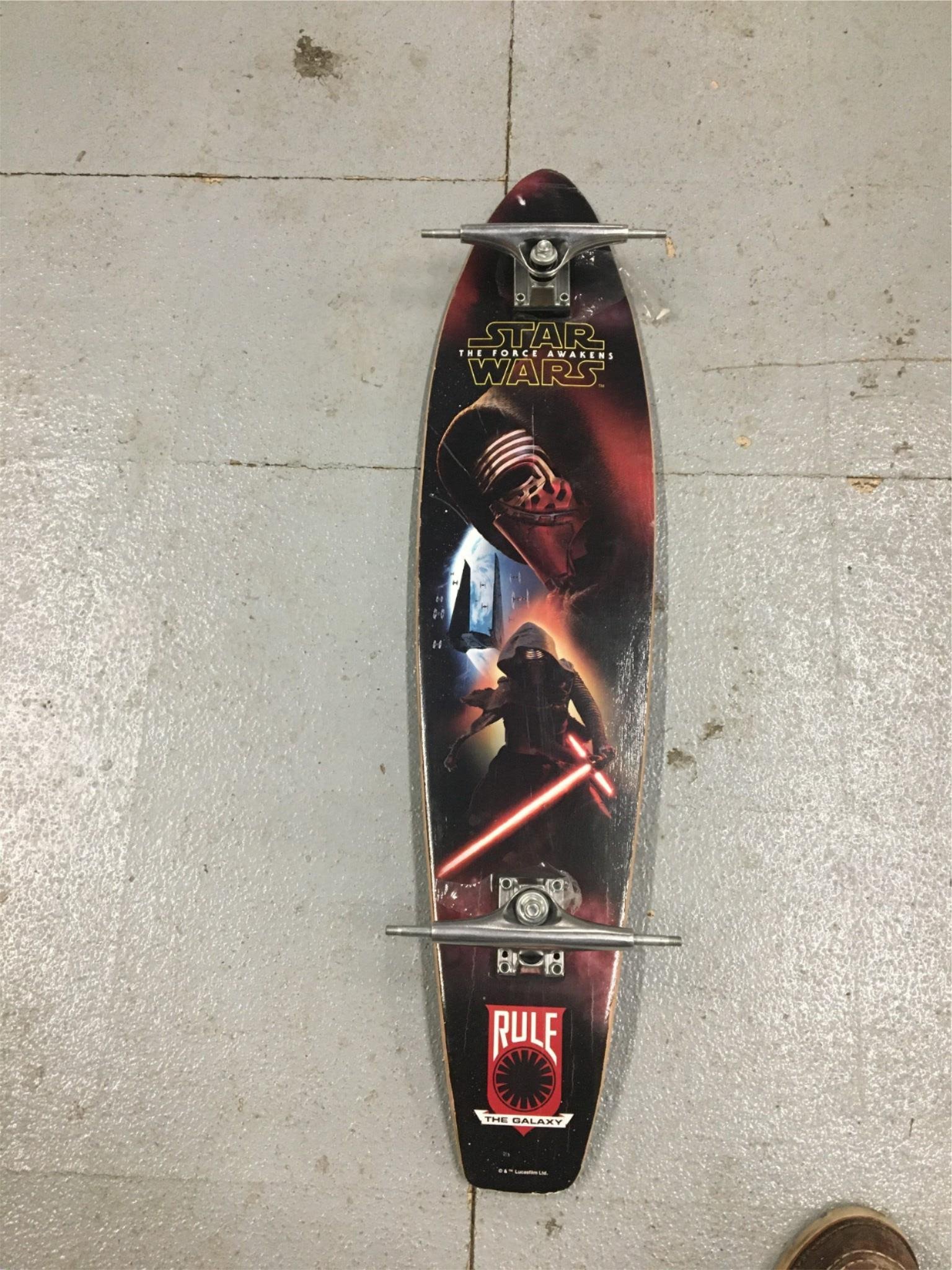 img8980.jpg New Vintage STAR WARS the force awakens rule the galaxy skate board collectors