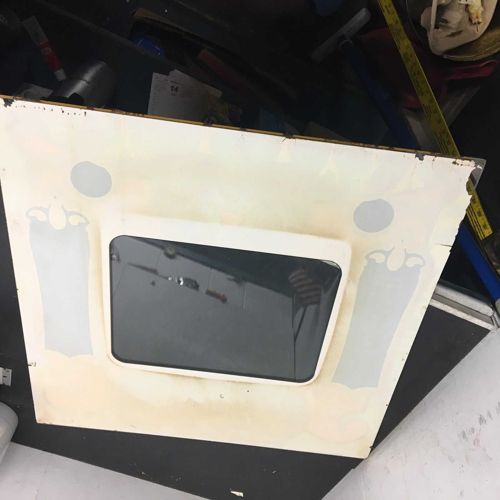 img9267_e731f8e0-1dac-4b86-b177-23a21409bf60.jpg Vintage Glass SMS87" Top Draw Bar Arcade Gambling Machine Video Game Frame Panel