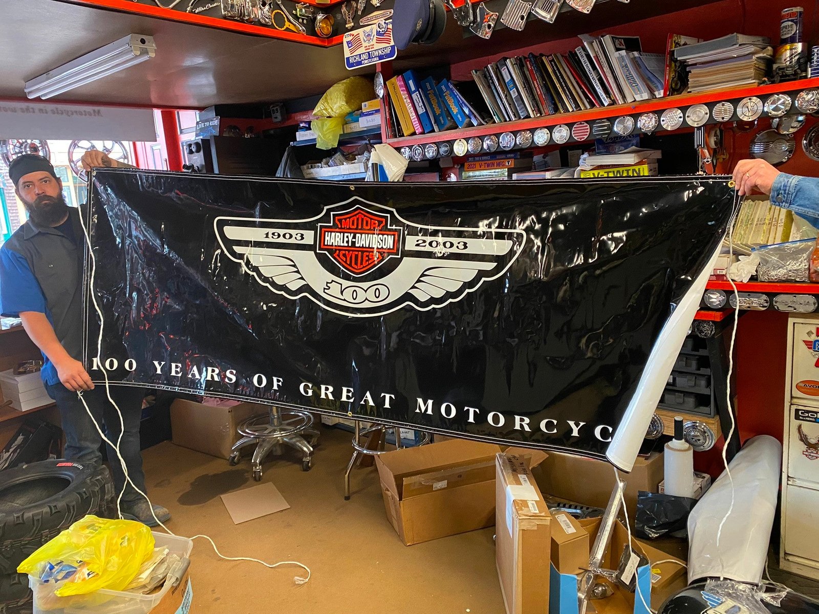 img9397.jpg 100th Anniversary OEM Dealer Banner 2002 Harley Showroom Mancave collectible!