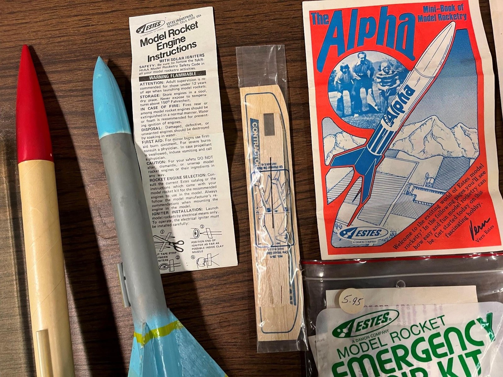 img9996871a9c73-2084-4e62-9c69-b372c11094a8.jpg VTG Made in USA Lot of 2 Estes Rocket Model Kit sets: Screaming Eagle The Alpha