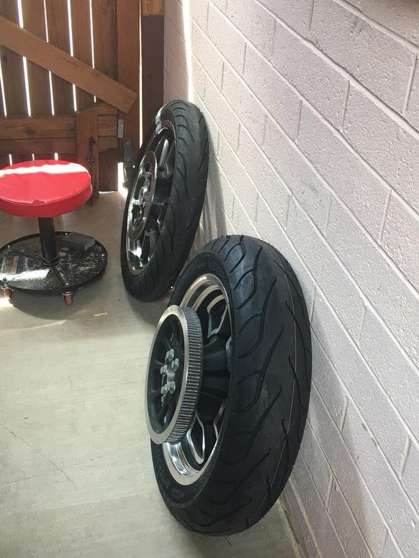 Michelin Commander II Tires