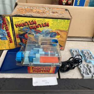 product-img-master_caster_72226cg-0-a9a6df33-f0c7-4153-9a1f-8cab8f464f6e.jpg Vintage 1979 Mattel Master Caster Wax Formula 1 Car Maker Toy Car Molds